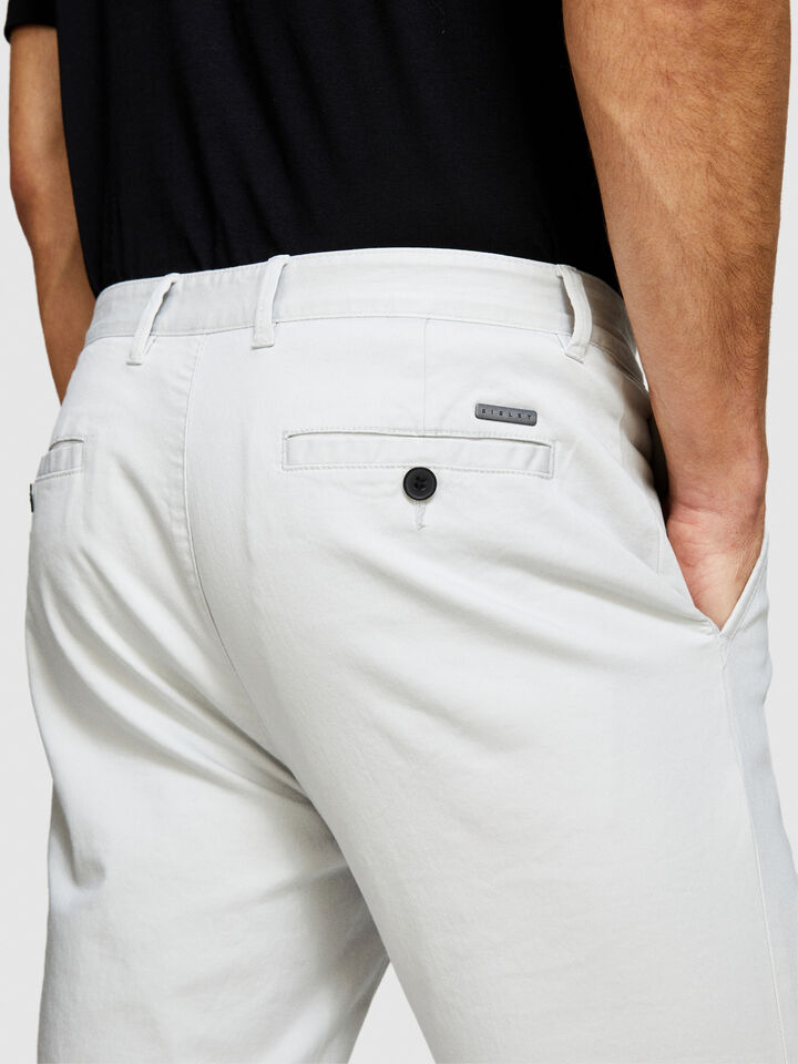 Slim fit chinos - men's chino trousers - Dove Gray | Sisley image number 5